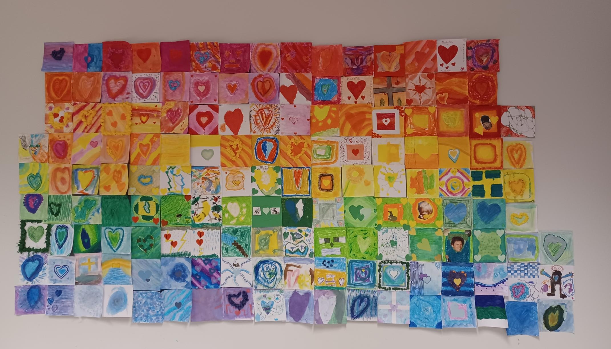 Masse fargerike hjerter 